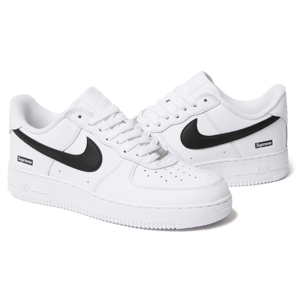 Supreme®/Nike® Air Force 1 Low
White
